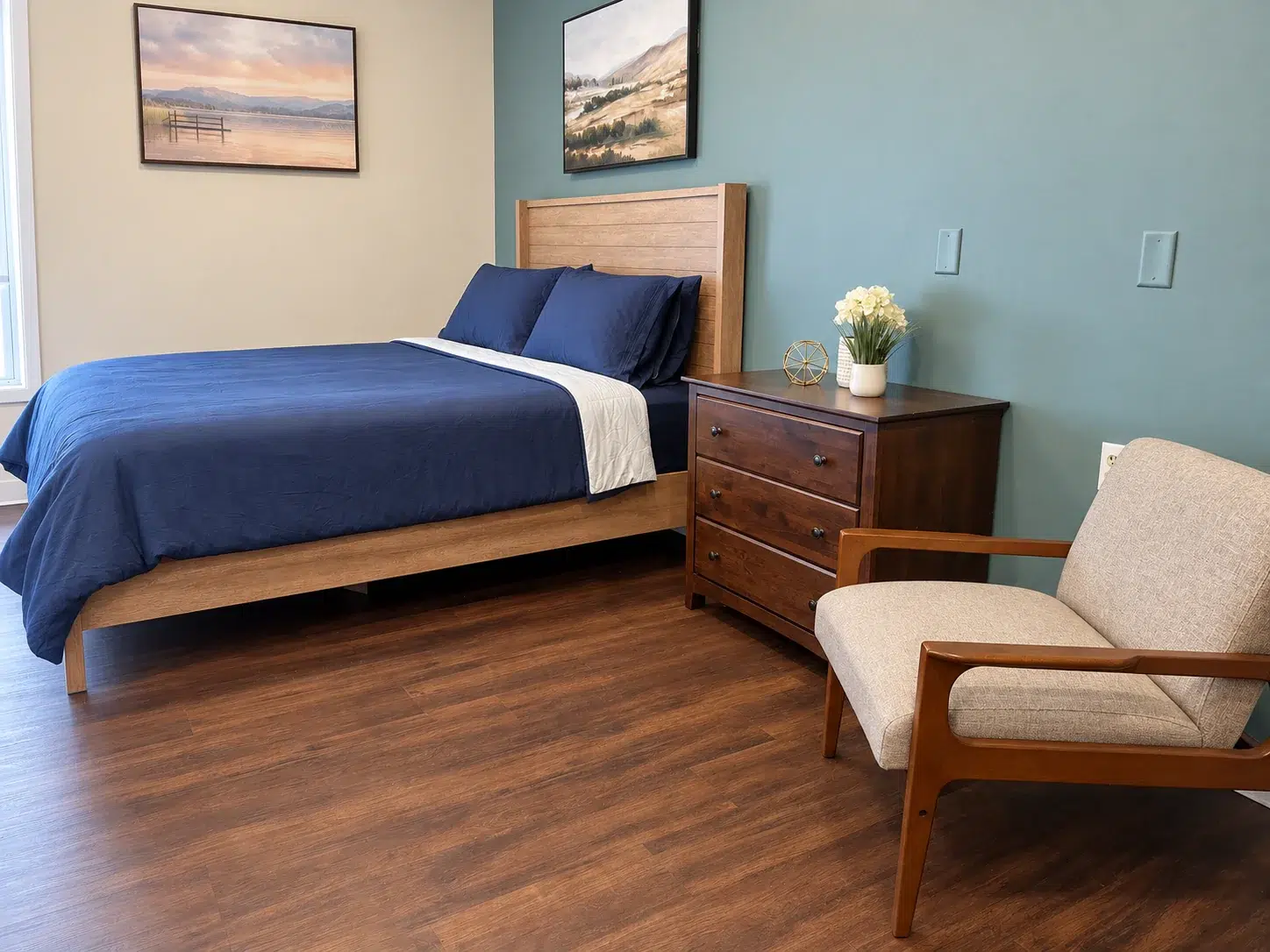 Mental health suite with a queen bed at Arista Recovery Ohio